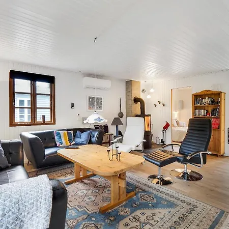 Σπίτι διακοπών 2 Bedroom Lovely In