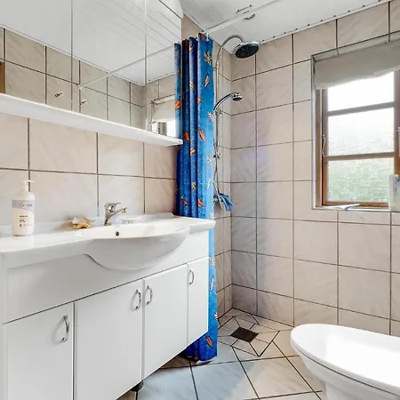 2 Bedroom Lovely In Σπίτι διακοπών Spottrup