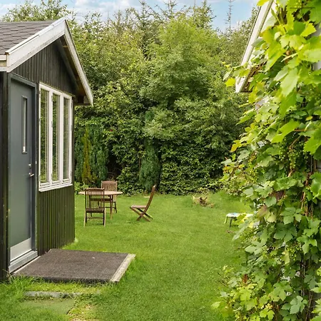 2 Bedroom Lovely In *
